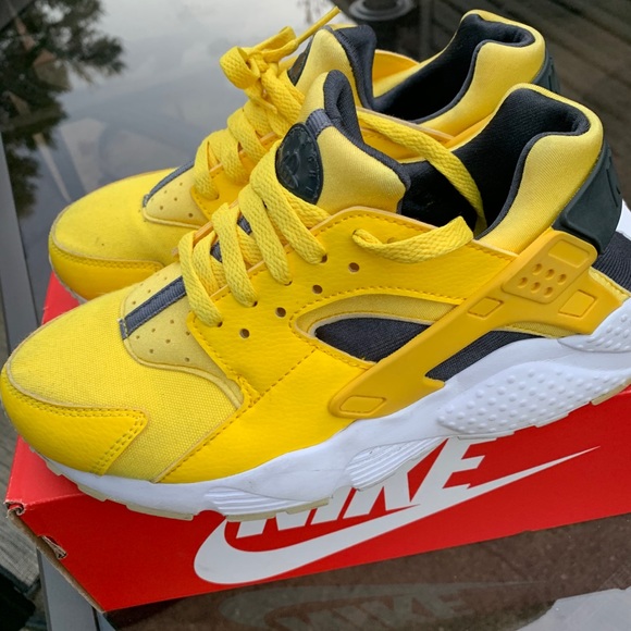 Yellow huaraches - Picture 6 of 8